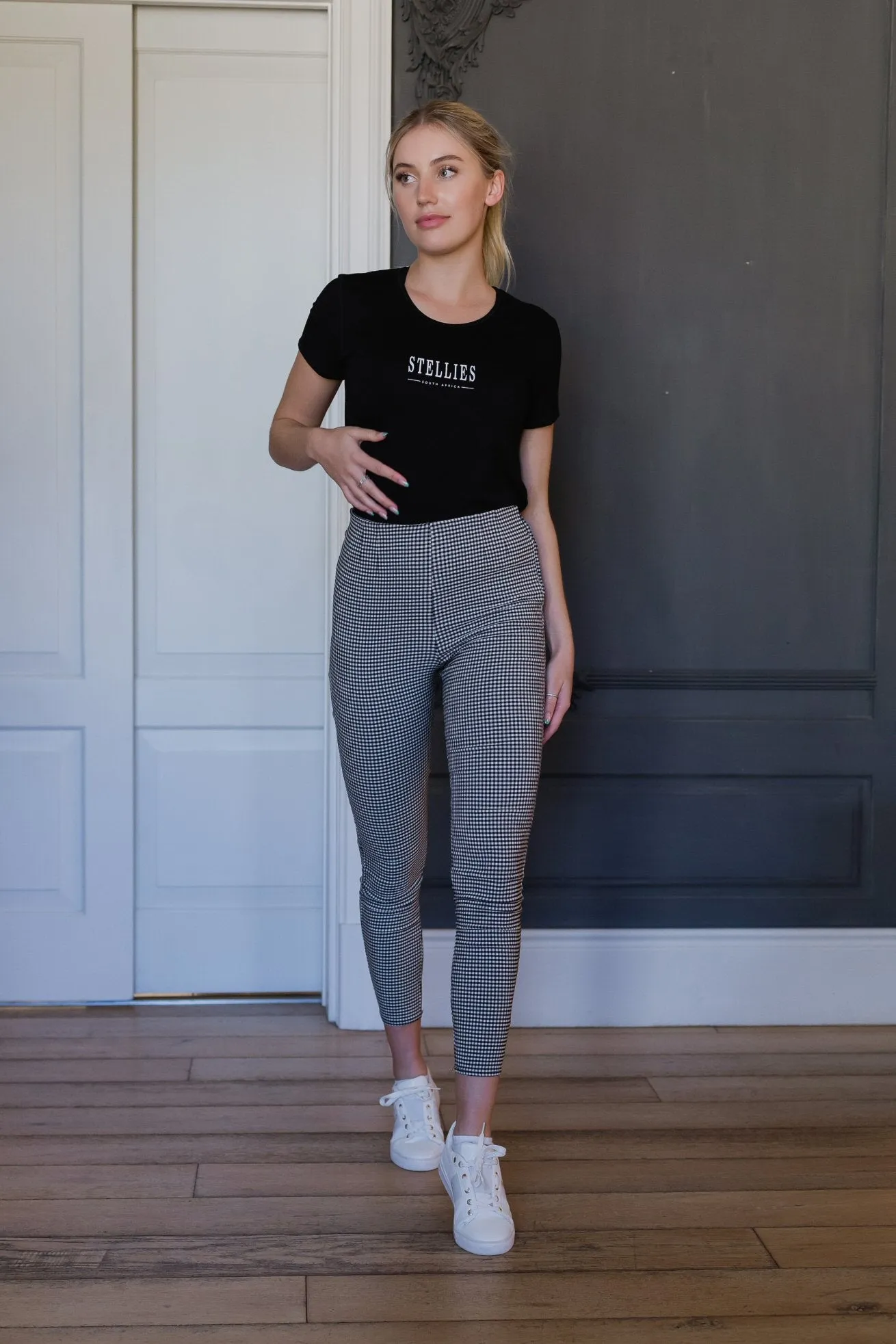 Essential Tee in Monochrome