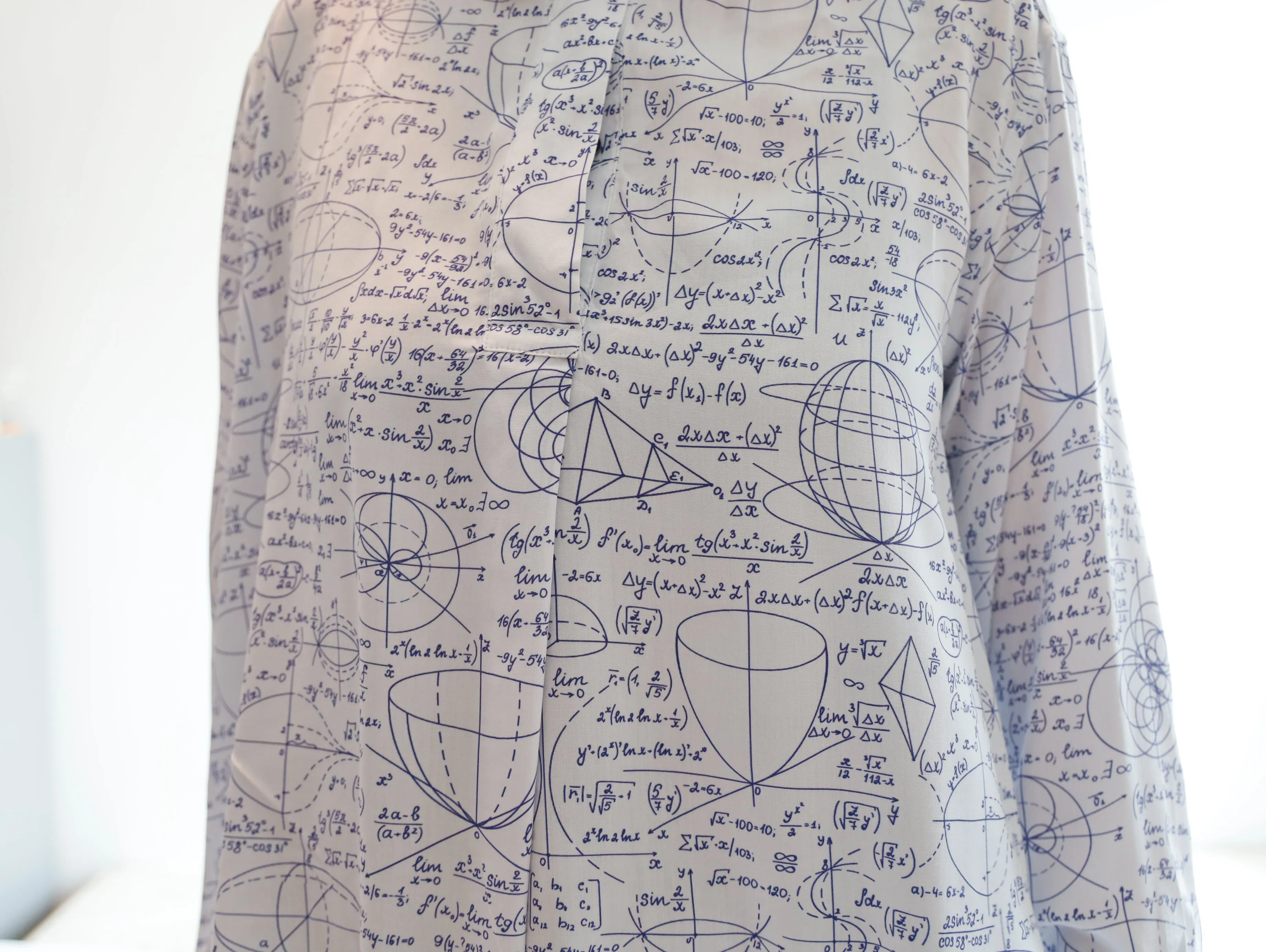 <T17M> Front tuck shirt to make maths haters' heads hurt