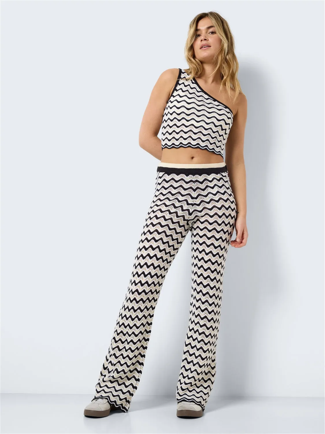 Noisy May - Black and White Wide Leg Wavy Knit Trousers